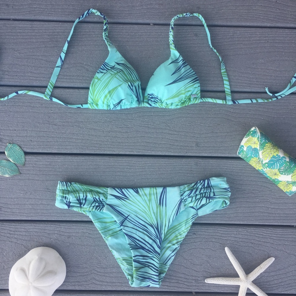 Roxy Bikini Set Size Small